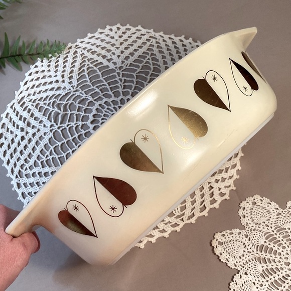 Vintage Pyrex Golden Hearts Oval Casserole 1958 - Picture 11 of 16